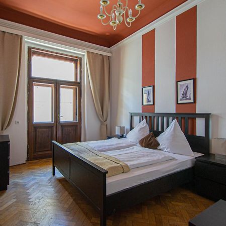 For Celebrations Spacious 3Bdr Apartment With Balcony Prague Exterior photo