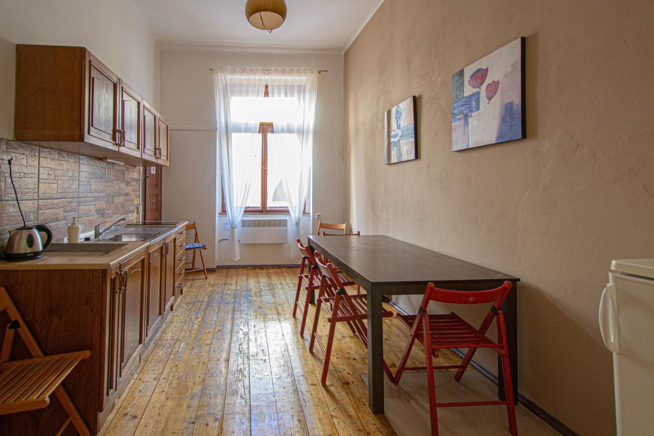For Celebrations Spacious 3Bdr Apartment With Balcony Prague Exterior photo