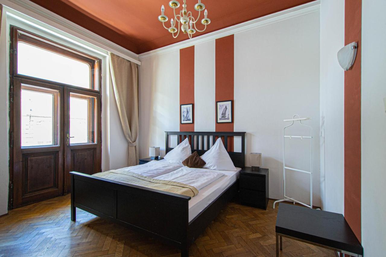 For Celebrations Spacious 3Bdr Apartment With Balcony Prague Exterior photo