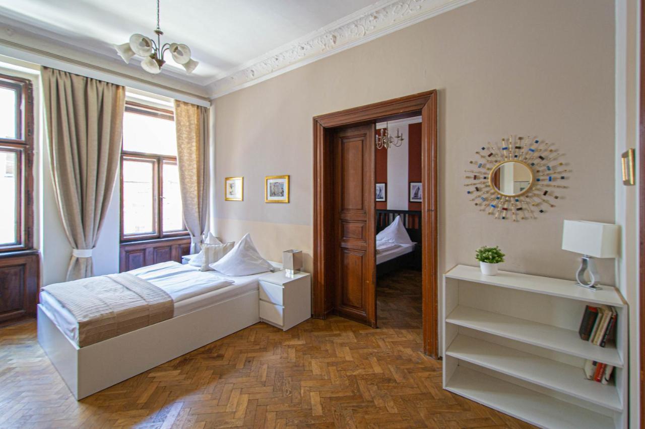 For Celebrations Spacious 3Bdr Apartment With Balcony Prague Exterior photo