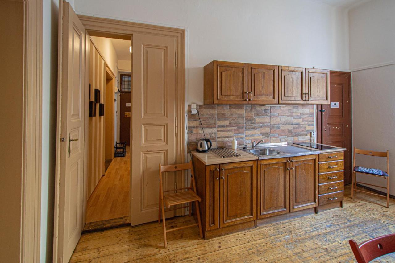 For Celebrations Spacious 3Bdr Apartment With Balcony Prague Exterior photo