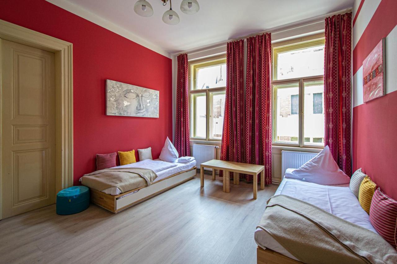 For Celebrations Spacious 3Bdr Apartment With Balcony Prague Exterior photo