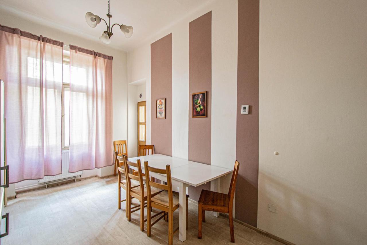 For Celebrations Spacious 3Bdr Apartment With Balcony Prague Exterior photo