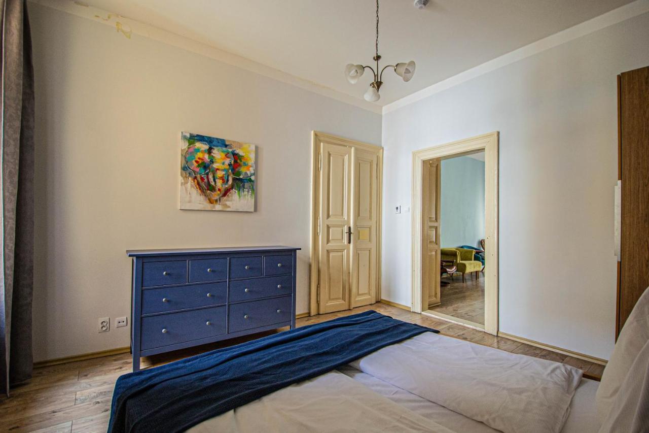 For Celebrations Spacious 3Bdr Apartment With Balcony Prague Exterior photo