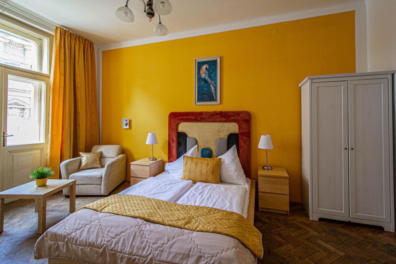 For Celebrations Spacious 3Bdr Apartment With Balcony Prague Exterior photo