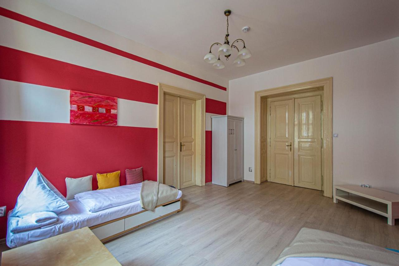 For Celebrations Spacious 3Bdr Apartment With Balcony Prague Exterior photo