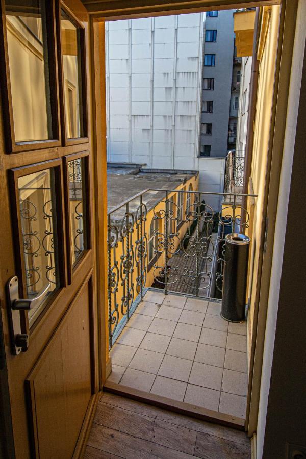 For Celebrations Spacious 3Bdr Apartment With Balcony Prague Exterior photo