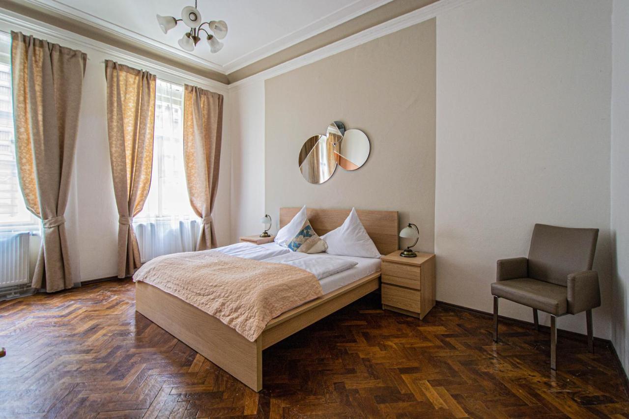 For Celebrations Spacious 3Bdr Apartment With Balcony Prague Exterior photo