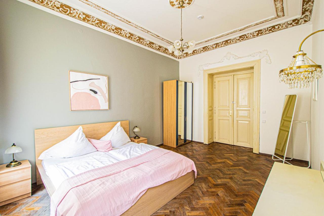 For Celebrations Spacious 3Bdr Apartment With Balcony Prague Exterior photo