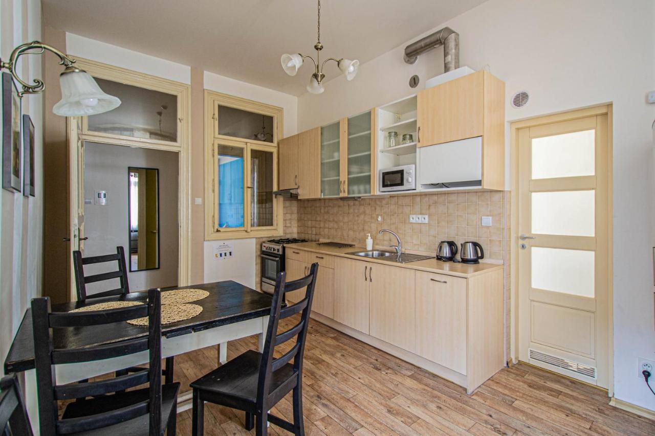 For Celebrations Spacious 3Bdr Apartment With Balcony Prague Exterior photo