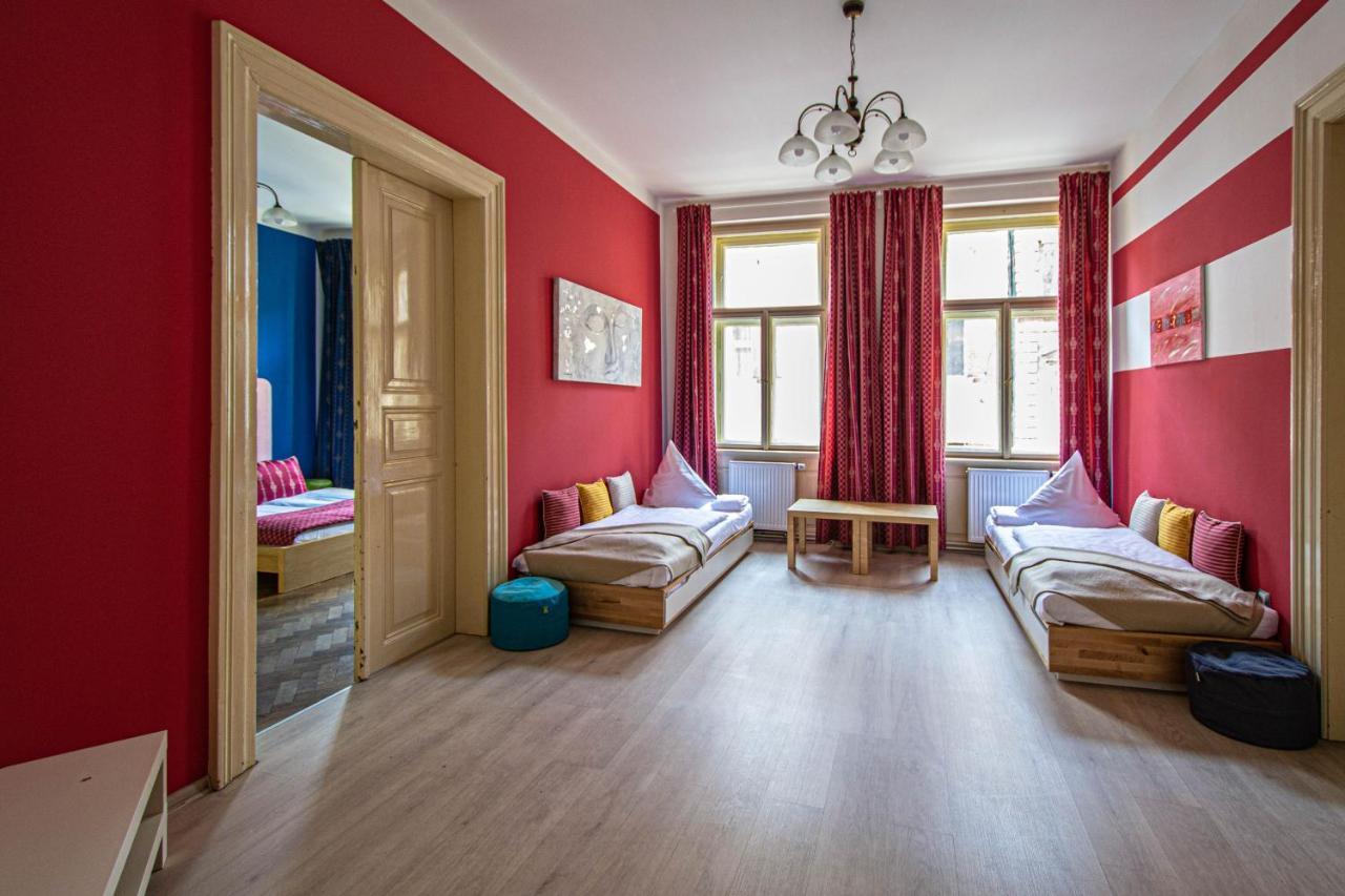 For Celebrations Spacious 3Bdr Apartment With Balcony Prague Exterior photo