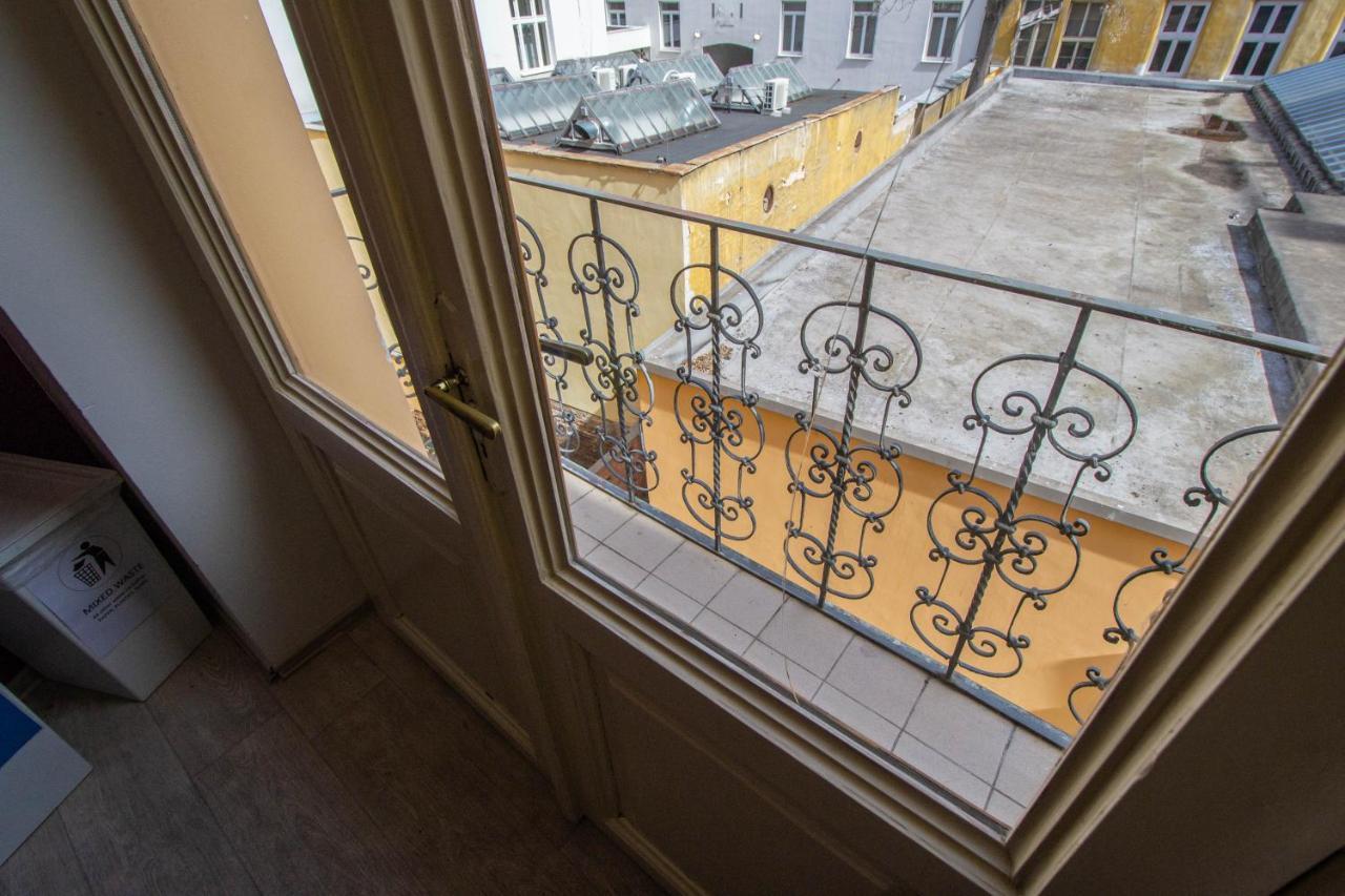 For Celebrations Spacious 3Bdr Apartment With Balcony Prague Exterior photo