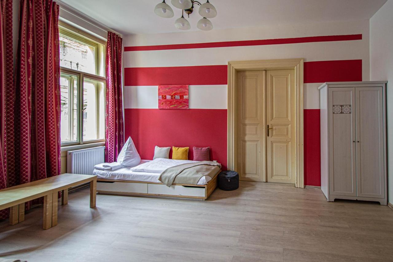 For Celebrations Spacious 3Bdr Apartment With Balcony Prague Exterior photo