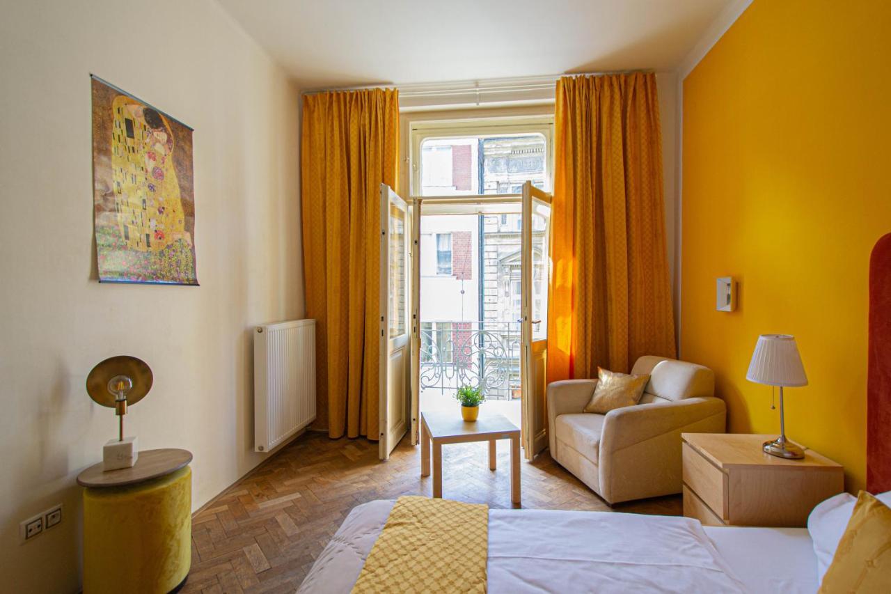 For Celebrations Spacious 3Bdr Apartment With Balcony Prague Exterior photo