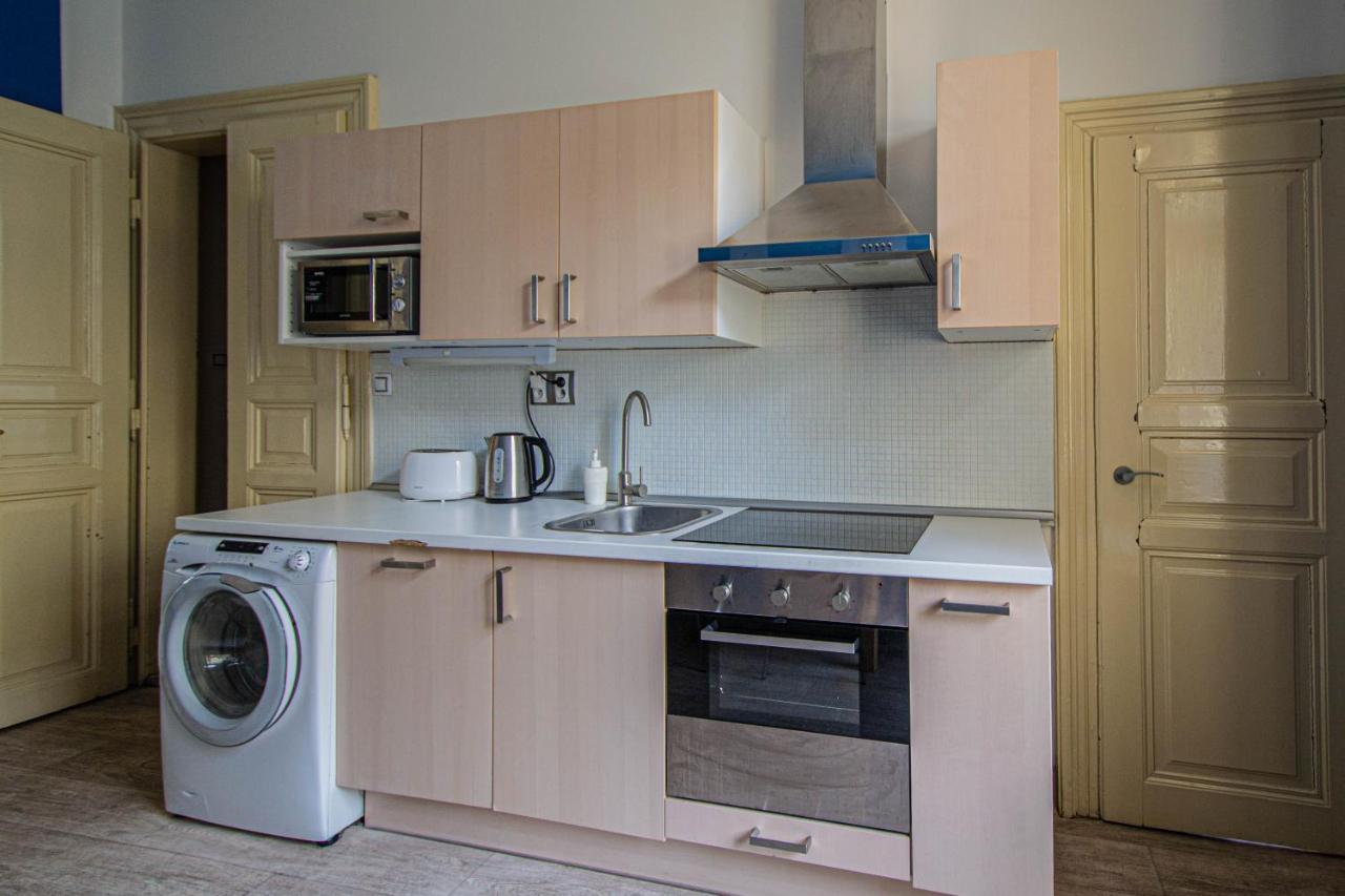 For Celebrations Spacious 3Bdr Apartment With Balcony Prague Exterior photo